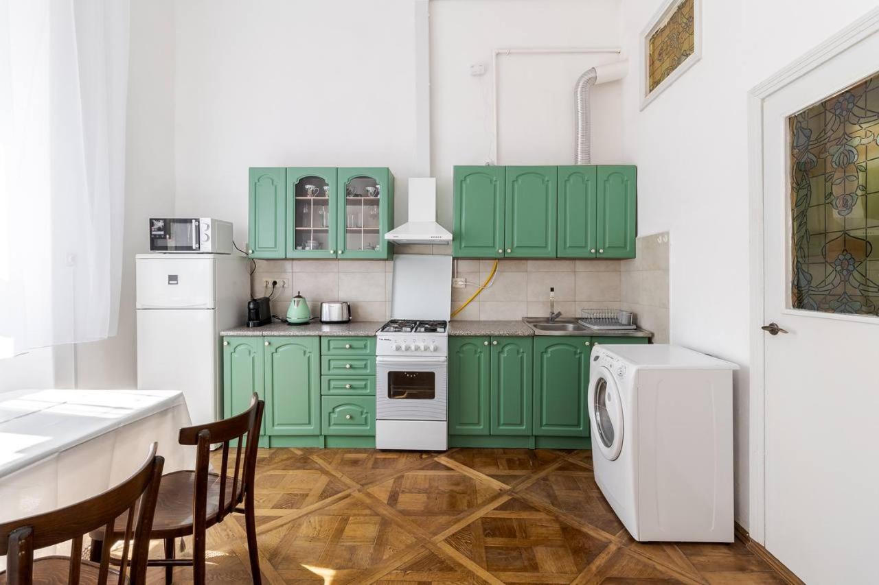 Апартаменти На Площі Ринок 12 Lviv Dış mekan fotoğraf